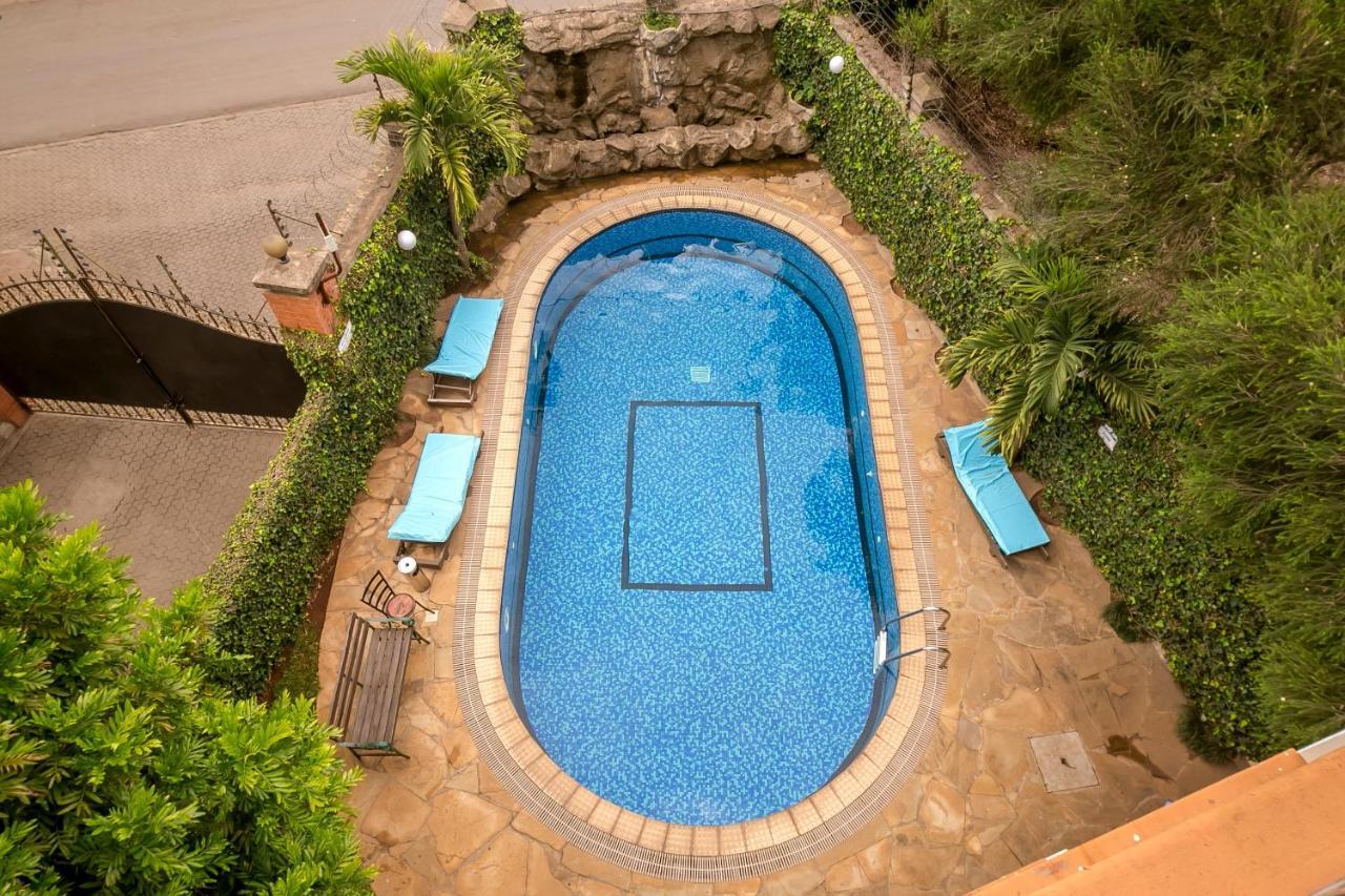 Meltonia Luxury Suites Найроби Экстерьер фото
